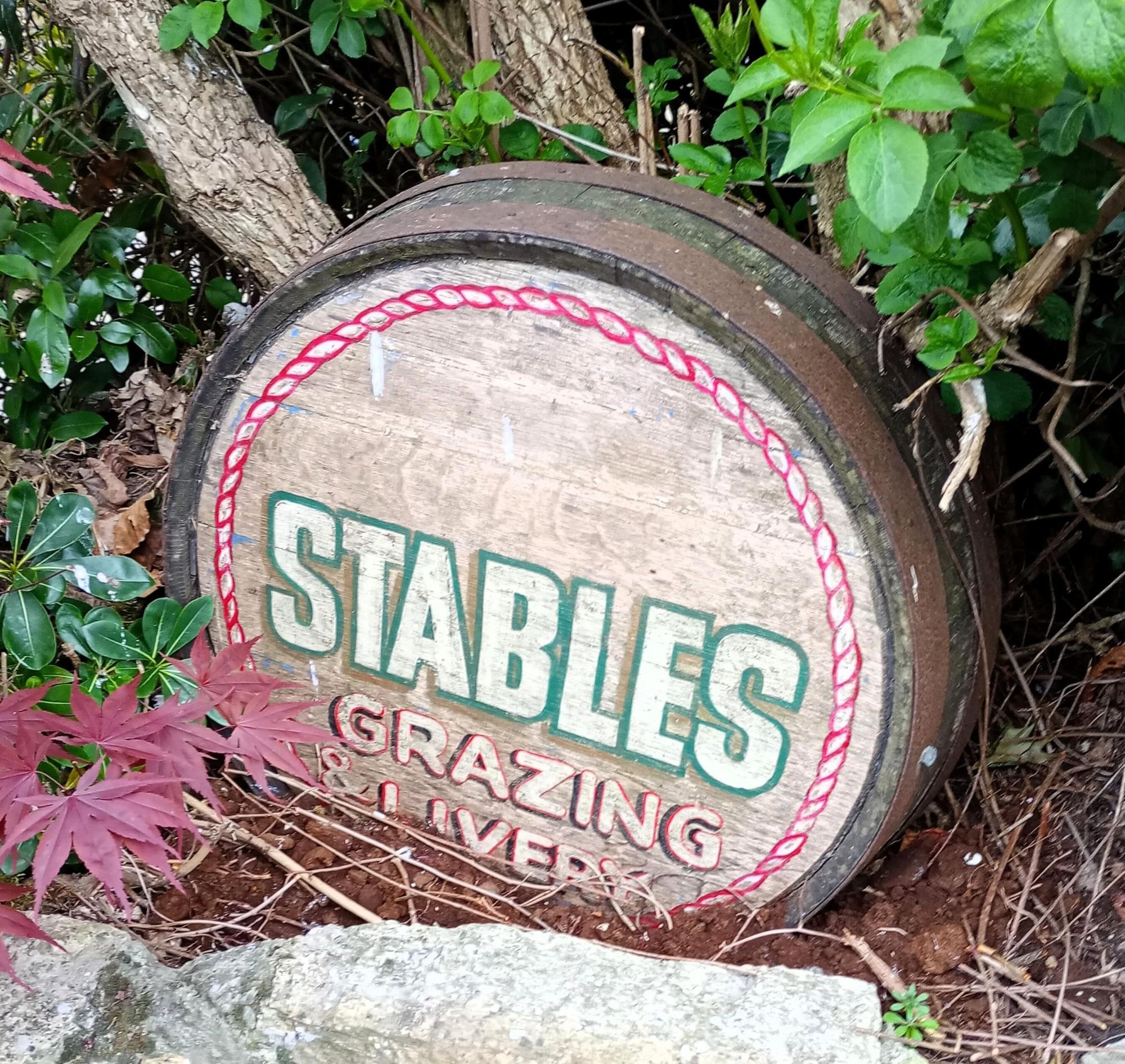 Stables sign. (Sign). Published on 24-04-2025