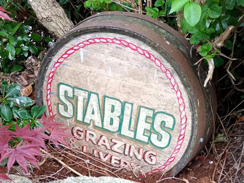 Stables sign. (Sign). Published on 24-04-2025