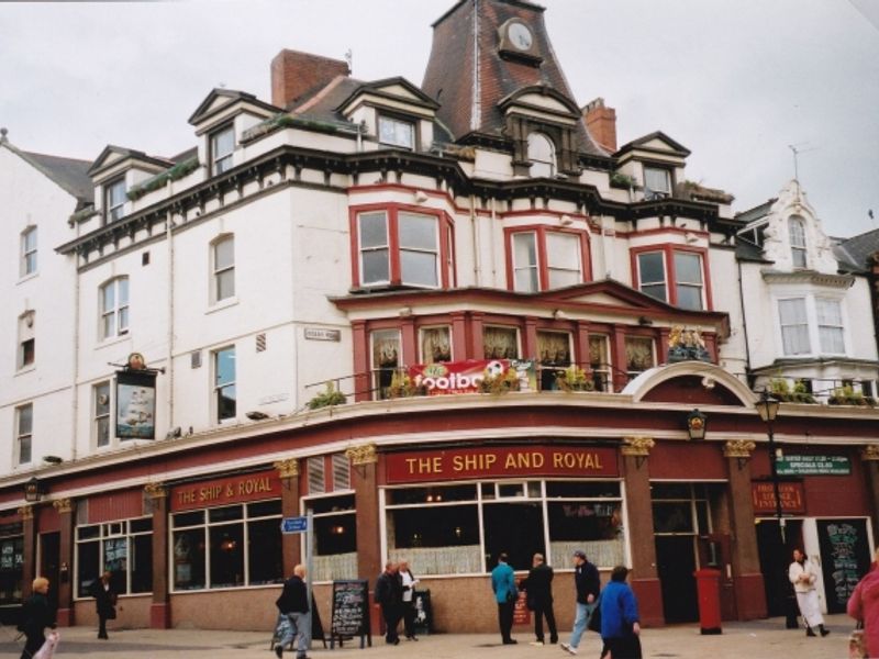 Ship & Royal 2000 - Ron Lawson & Sunderland Antiquarian Society . (Pub). Published on 11-06-2024