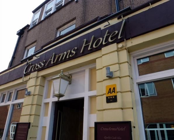 Cross Arms Before it was closed down. (Pub, External). Published on 24-07-2014