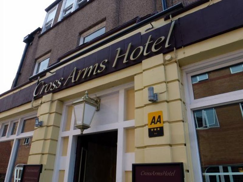 Cross Arms Before it was closed down. (Pub, External). Published on 24-07-2014
