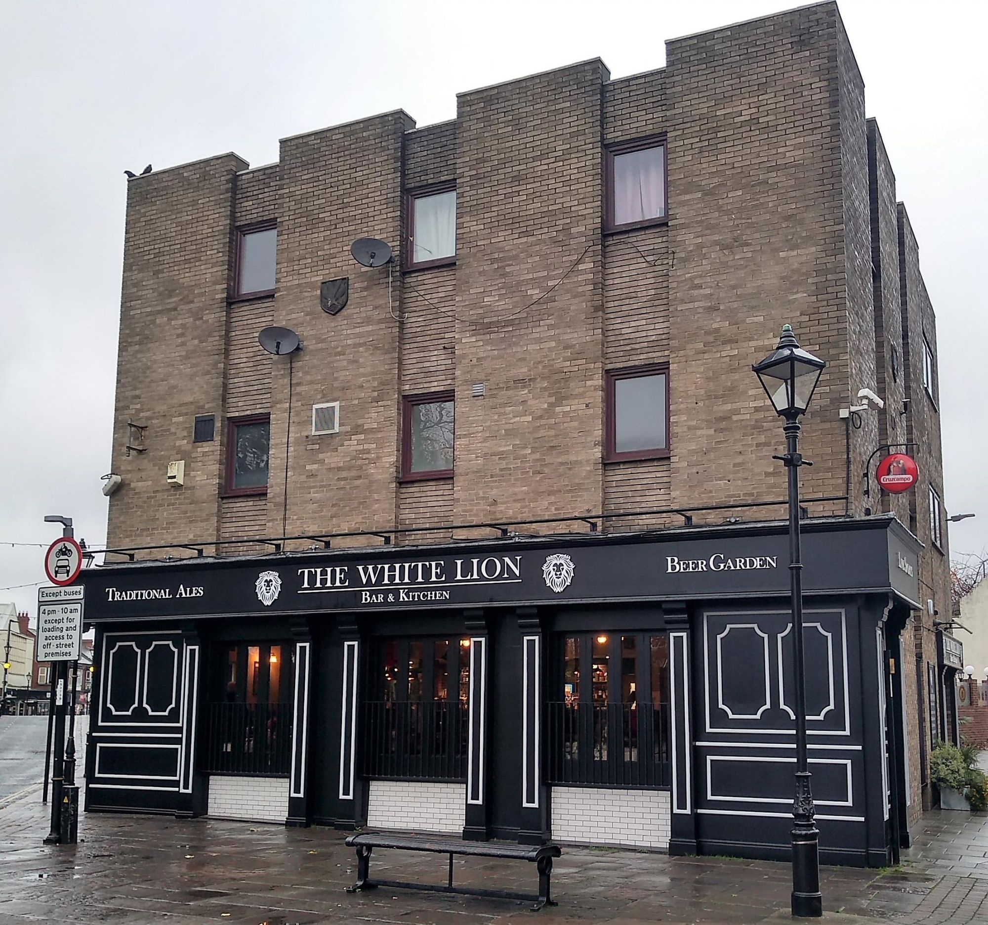 White Lion . (Pub, External, Key). Published on 17-11-2022