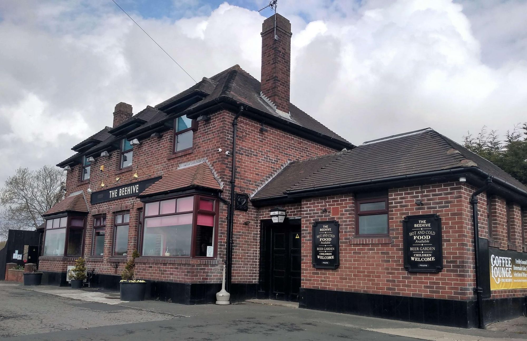Beehive, Houghton. (Pub, External, Key). Published on 19-10-2021