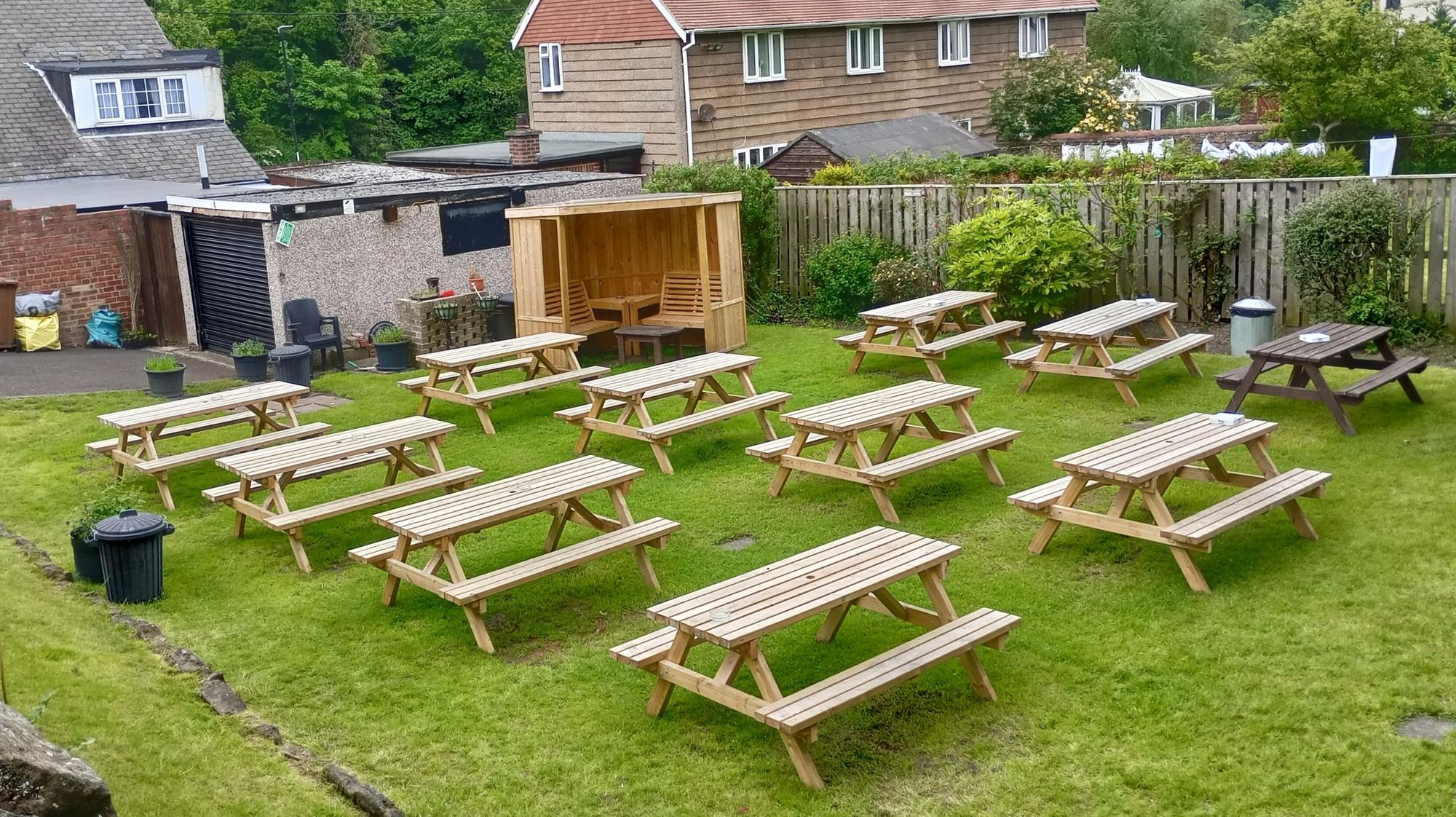 Oddfellows Garden . (Pub, Garden). Published on 17-05-2024