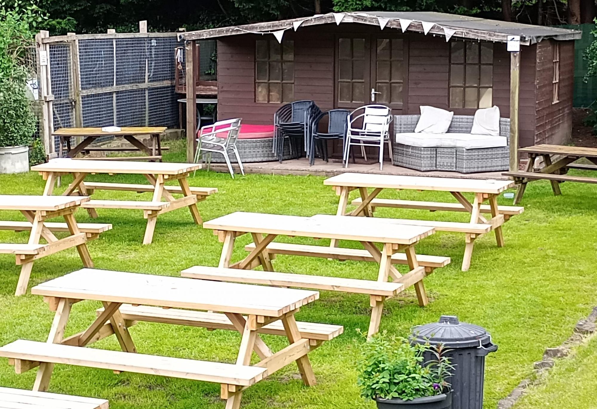 Oddfellows Garden . (Pub, Garden). Published on 17-05-2024
