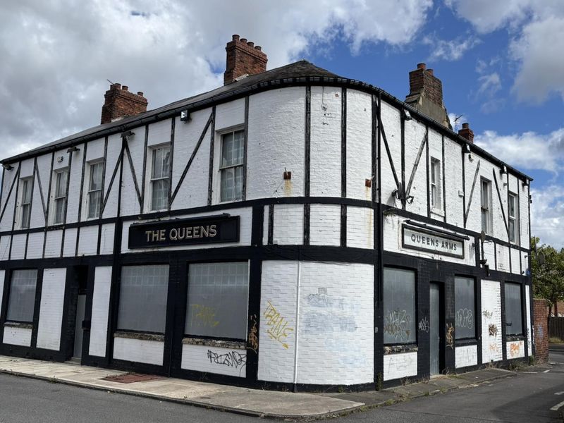 Queens Jarrow . (External, Key). Published on 05-08-2025 