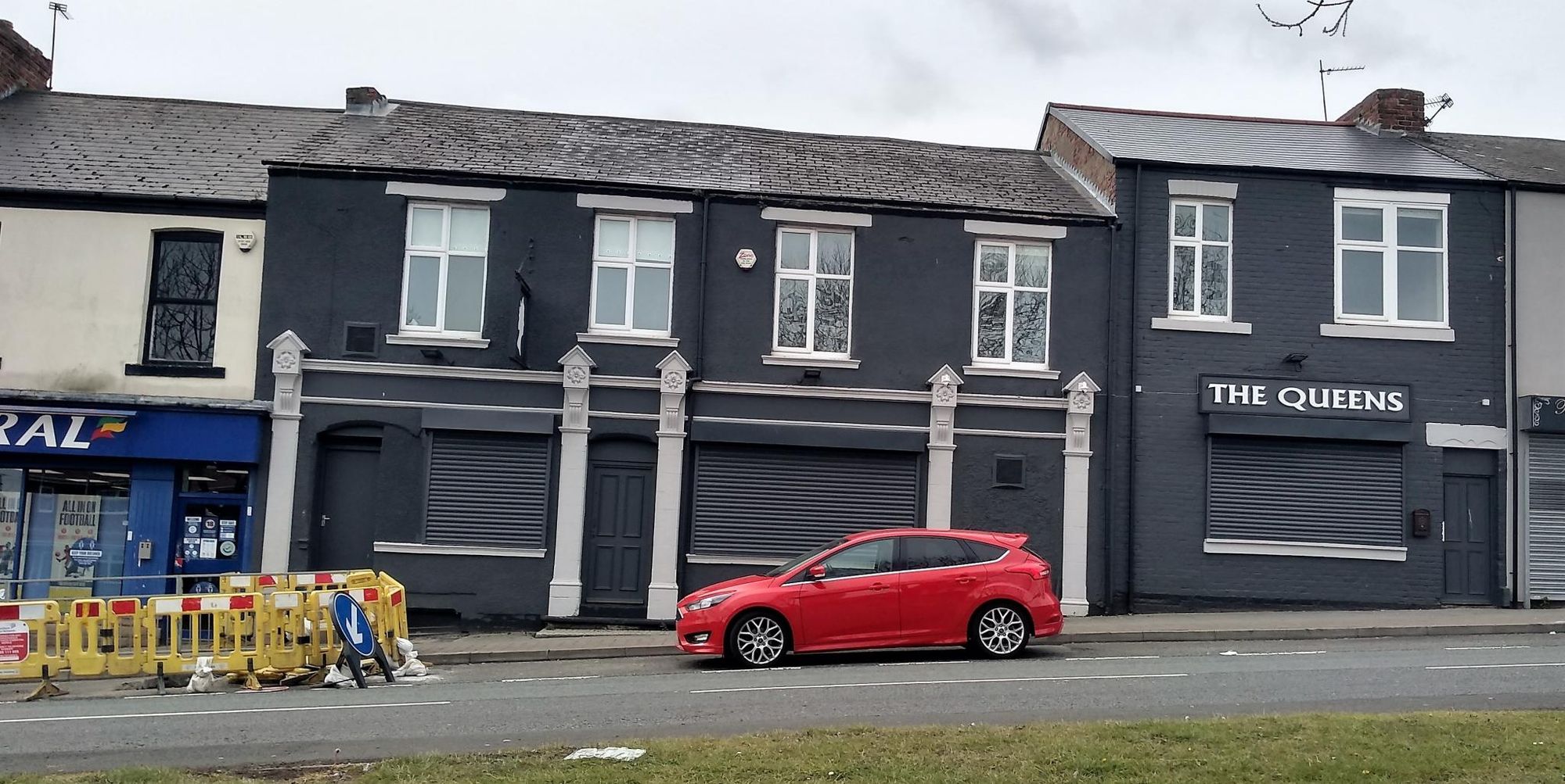 Queens. (Pub, External, Key). Published on 18-01-2022