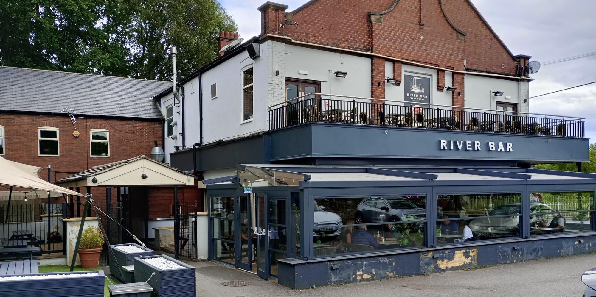 River Bar. (External). Published on 06-07-2025