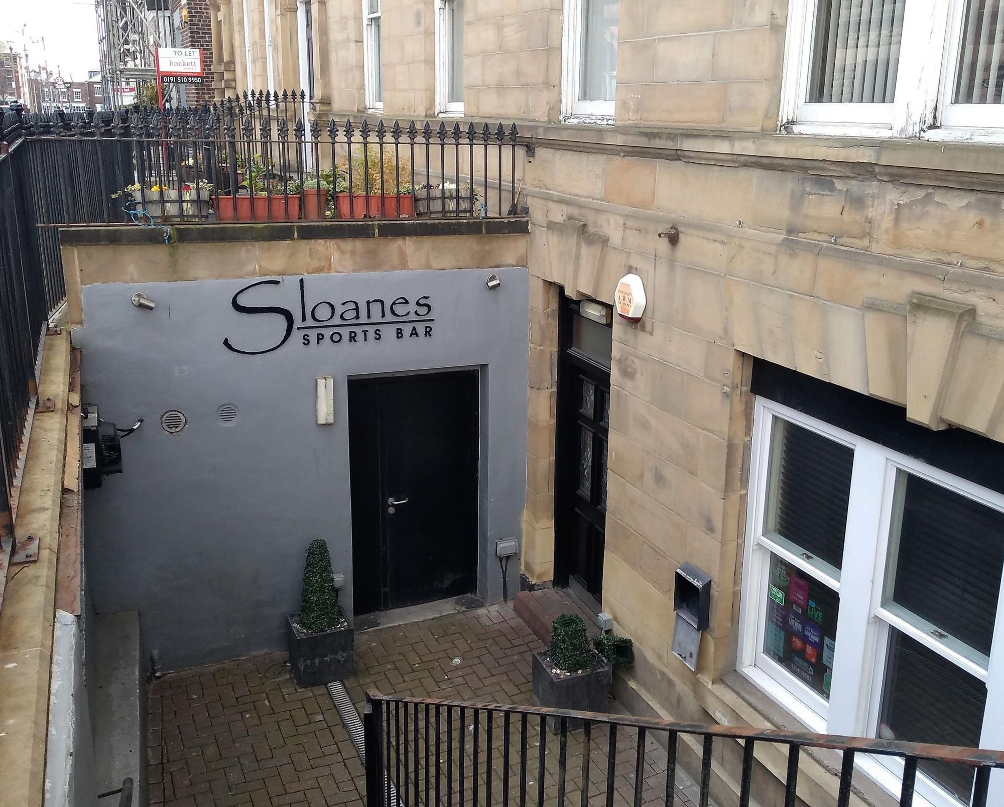 Sloanes. (Pub, External, Key). Published on 05-04-2021
