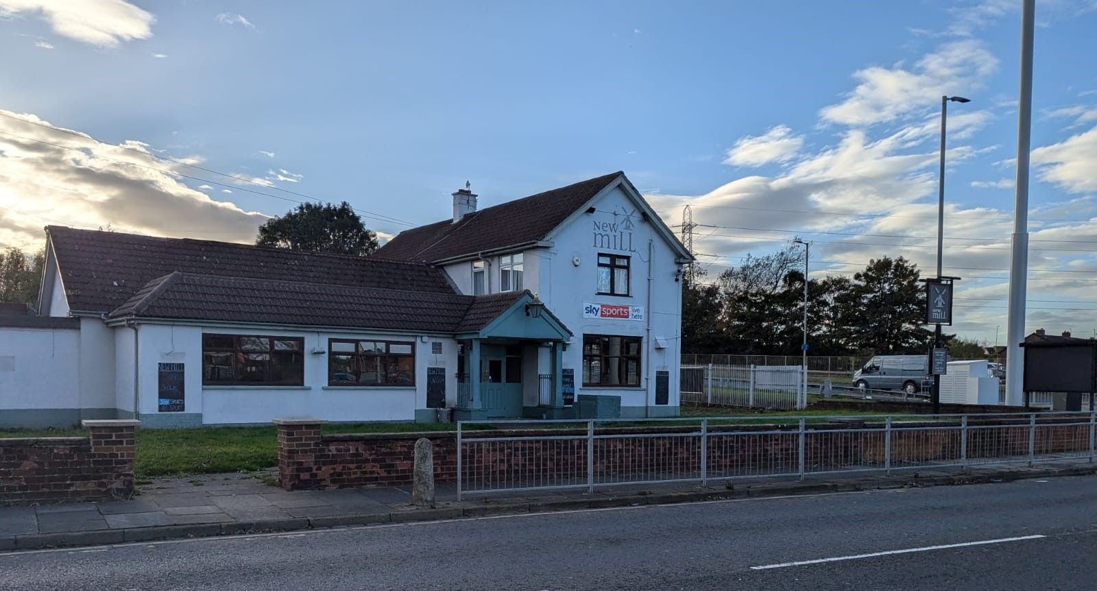 New Mill. (Pub). Published on 01-01-1970