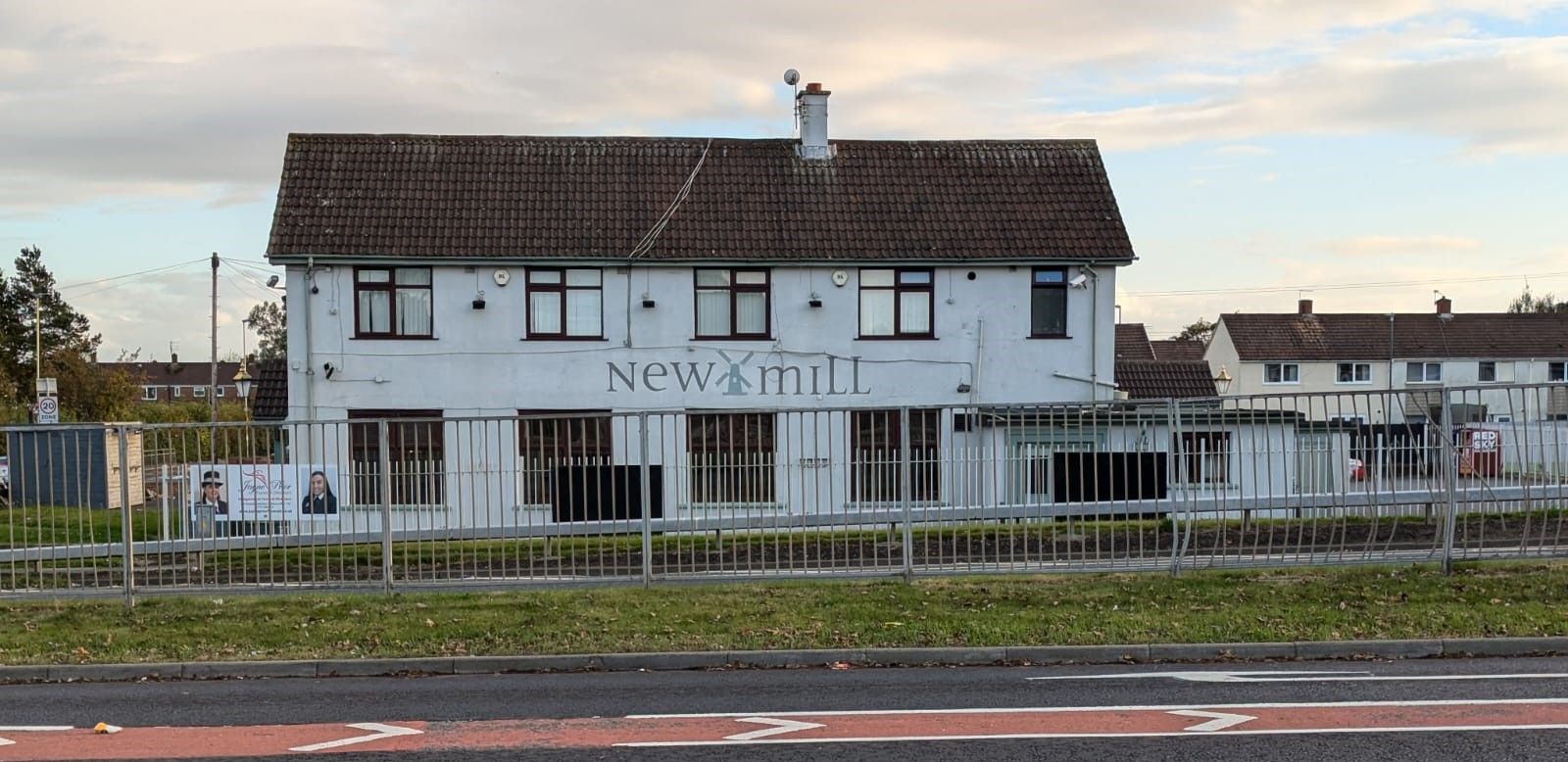 New Mill. (Pub, External, Key). Published on 01-01-1970
