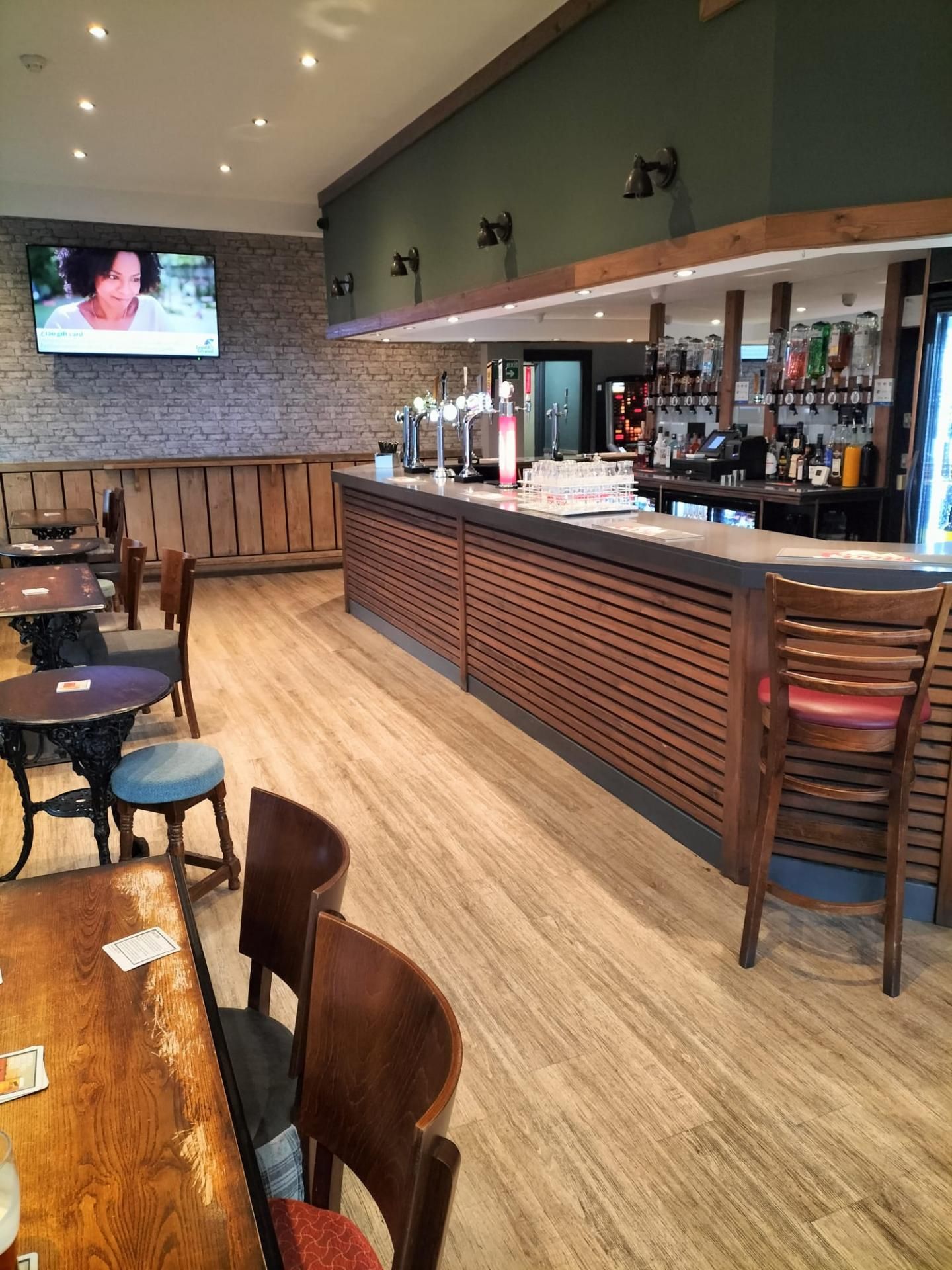 Johnnies. (Bar). Published on 18-02-2025