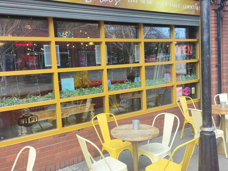 Sinia's. (External, Key). Published on 21-04-2026