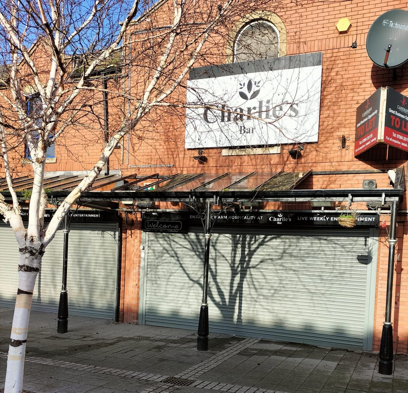 Charlies Bar . (External). Published on 30-03-2022