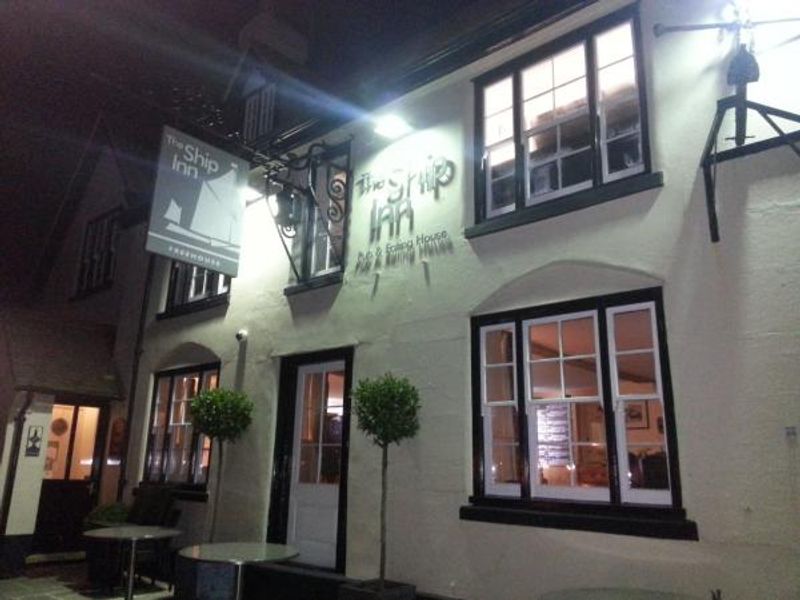 Street frontage at night. (Pub, External, Branch). Published on 06-03-2014 