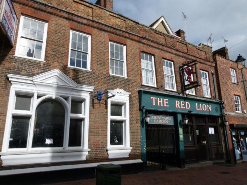 Red Lion ext (jw). (External). Published on 04-11-2013