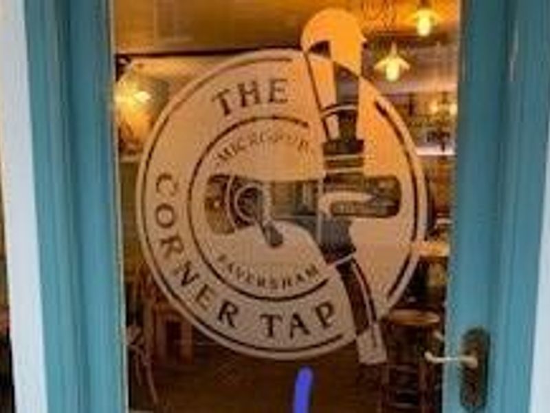 Former pub logo as The Corner Tap. (Sign). Published on 03-12-2022 
