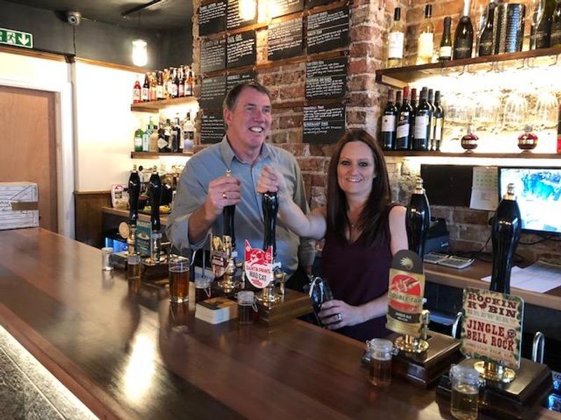 Donna in Donna's. (Pub, Bar, Publican). Published on 05-02-2018