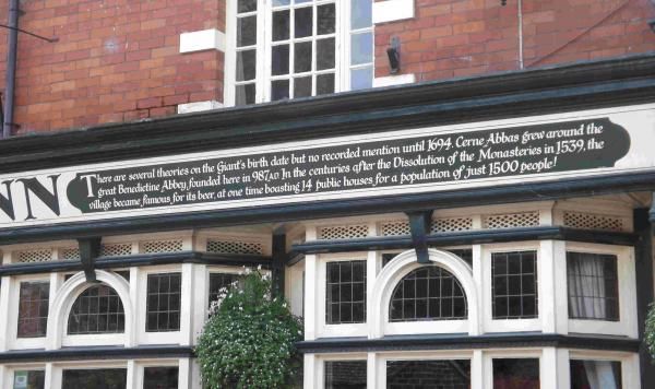 Giant Inn Right Window. (External). Published on 14-08-2013