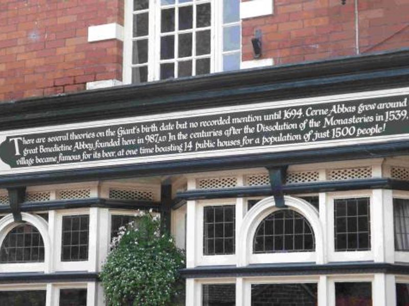 Giant Inn Right Window. (External). Published on 14-08-2013