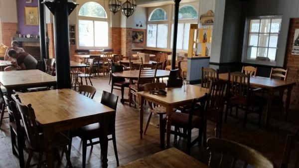 (Pub, Restaurant). Published on 07-08-2016