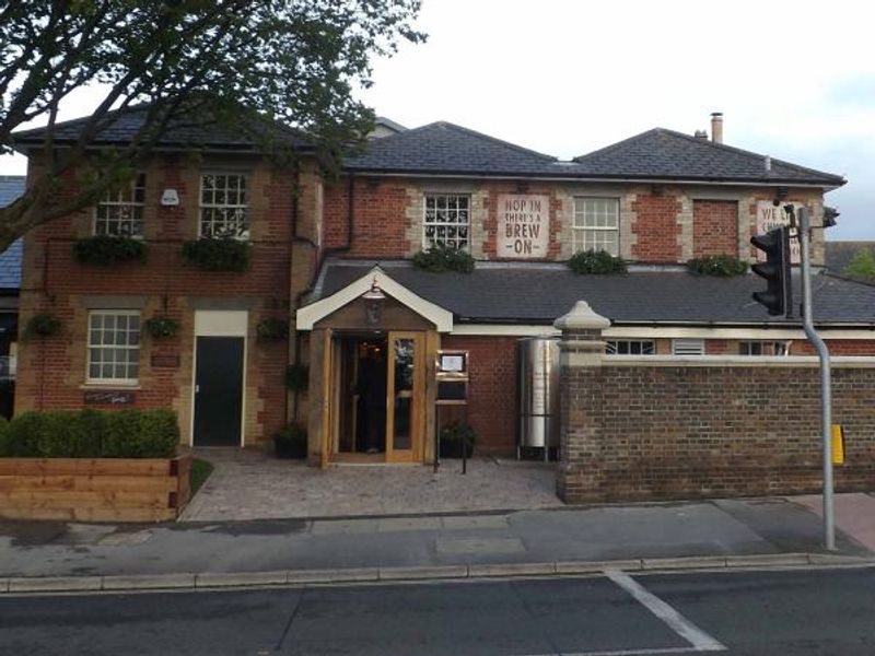 Front. (Pub, Brewery). Published on 14-05-2014 