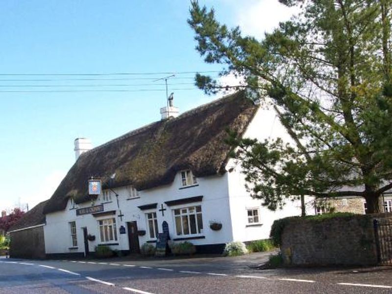 Rose and crown longburton. (Pub). Published on 25-07-2013