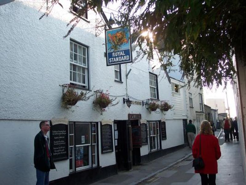 Royal Standard Lyme Regis. (Pub). Published on 16-06-2013