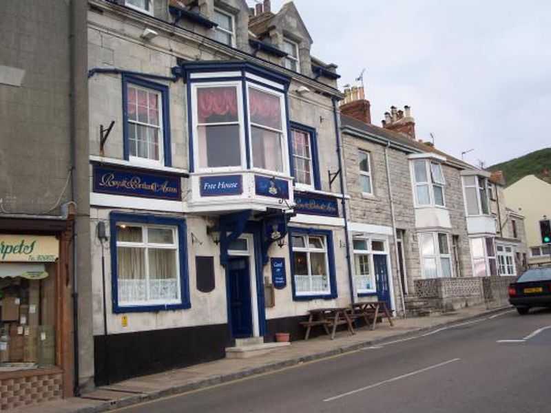 Royal Portland Arms Fortuneswell. (Pub). Published on 17-06-2013