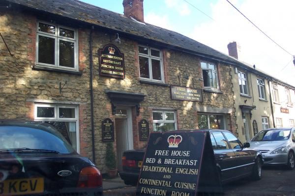 Crown Sherborne. (Pub). Published on 28-12-2013