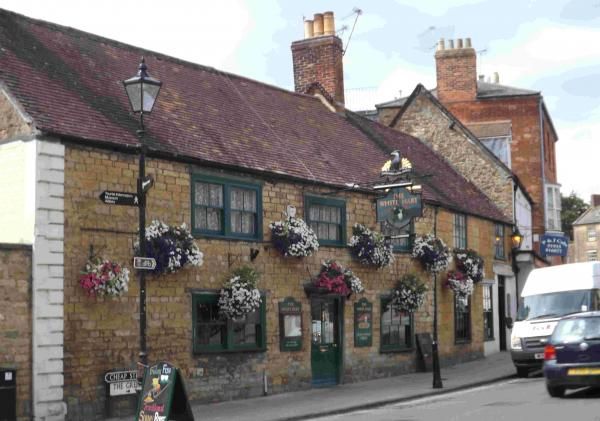 White Hart Sherborne. (Pub). Published on 14-08-2013