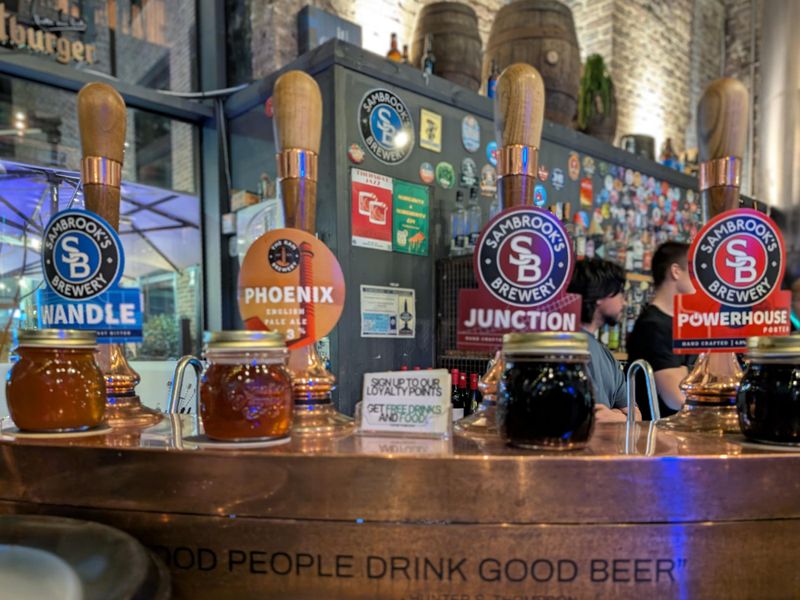 Hand pumps on the bar 2025-01-09. (Pub, Bar). Published on 09-01-2025