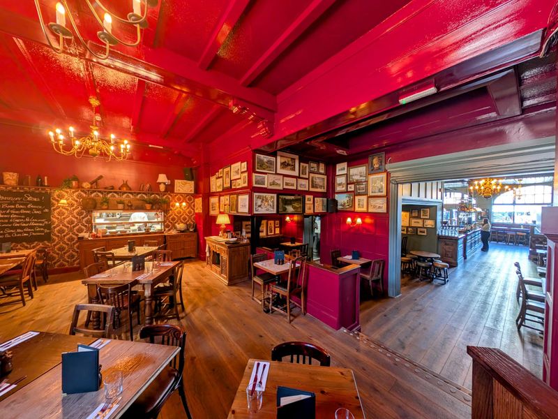 Antelope Middle Bar Restaurant 20250509. (Pub, Bar, Restaurant). Published on 09-05-2025 