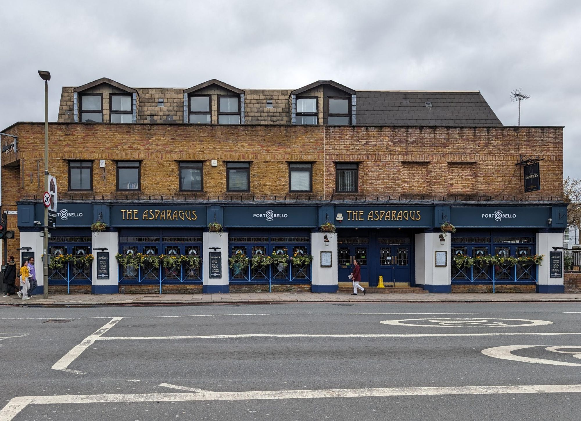 Asparagus SW11 - 2024-04-03. (Pub, External). Published on 03-04-2024
