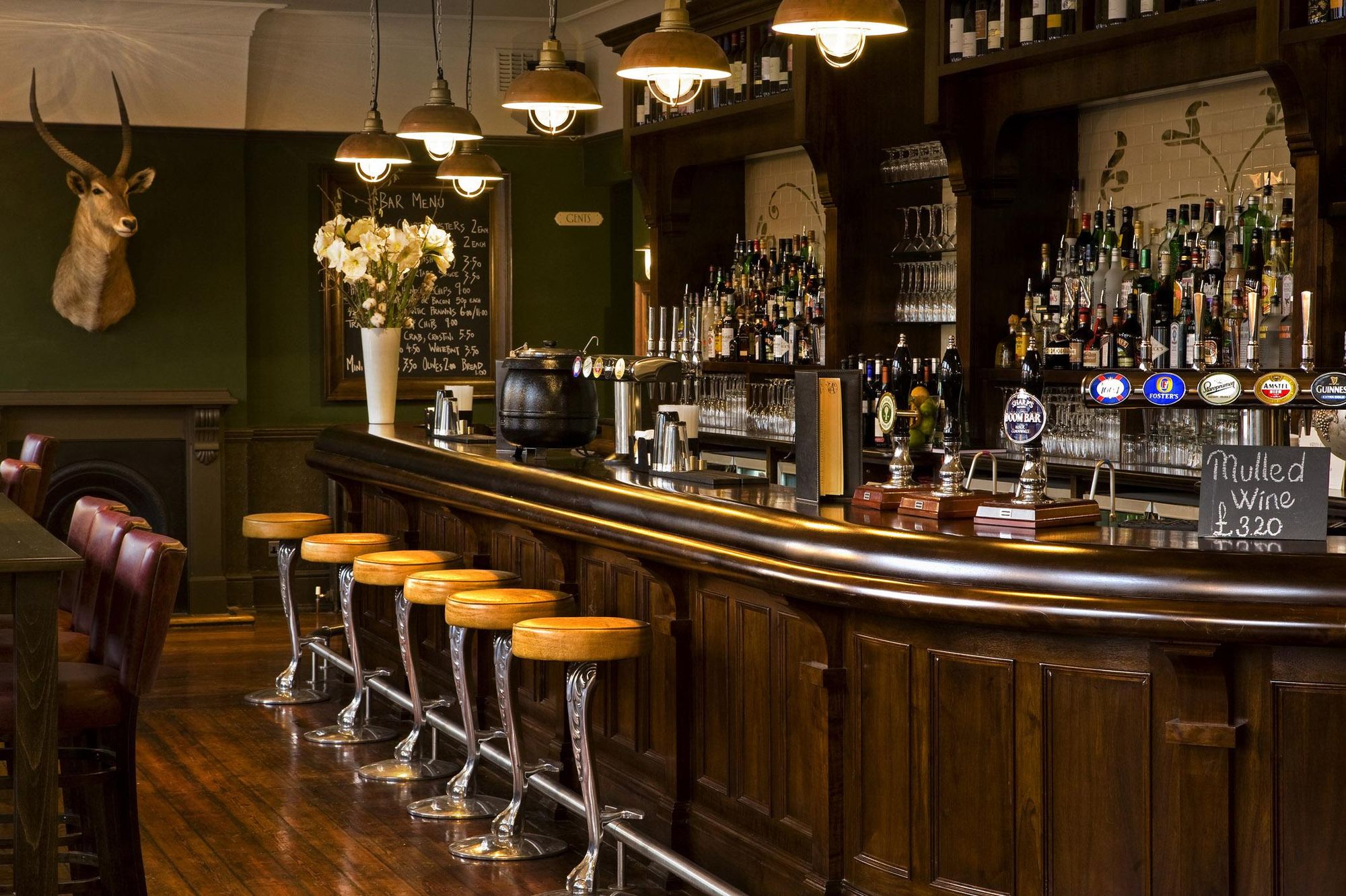 (c) David Griffen. (Pub, Bar). Published on 16-11-2021