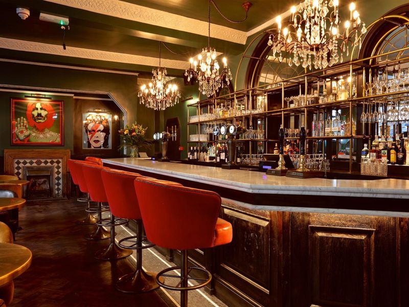 (c) Johnny Stephens. (Pub, Bar). Published on 16-11-2021 