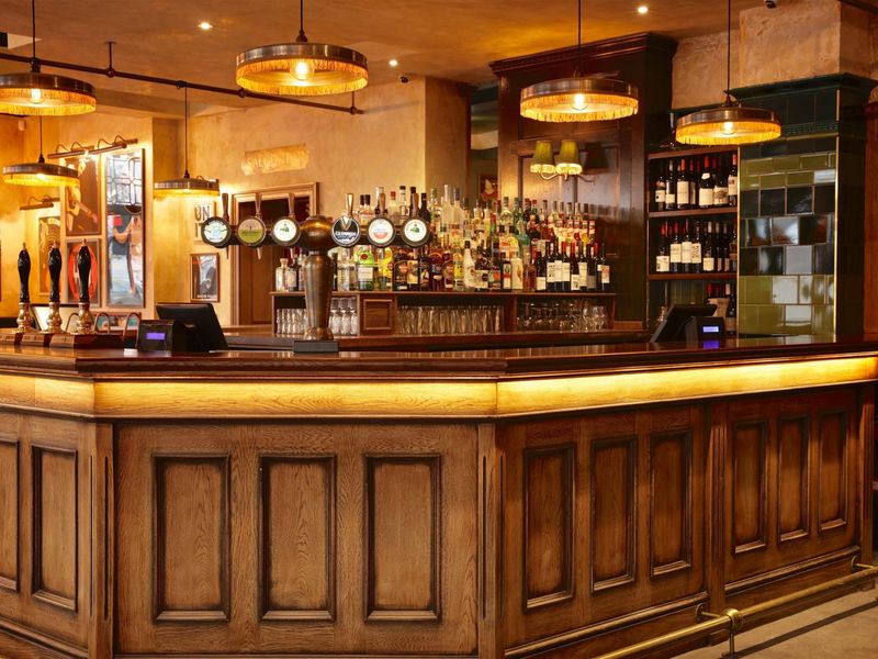 (c) Johnny Stephens. (Pub, Bar). Published on 16-11-2021 