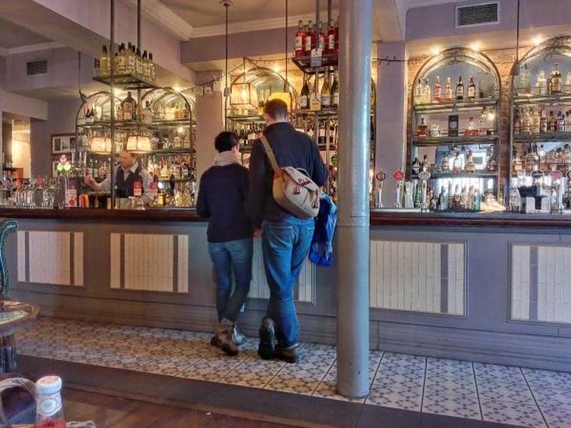(Pub, Bar, Customers). Published on 02-01-2014