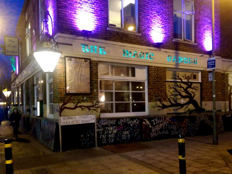 Magic Garden, Battersea at night - 20140124. (Pub, External). Published on 02-02-2017 