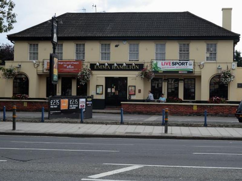 Emma Hamilton, Wimbledon Chase SW20. (Pub, External, Key). Published on 19-09-2013