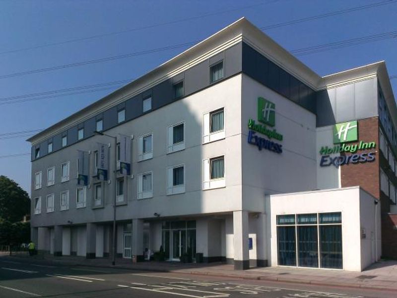 Holiday Inn Express. Colliers Wood SW19. (Pub, External, Key). Published on 23-09-2013 