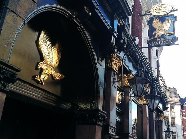 Falcon SW11 showing pub sign. (Pub, Sign, Key). Published on 15-05-2014