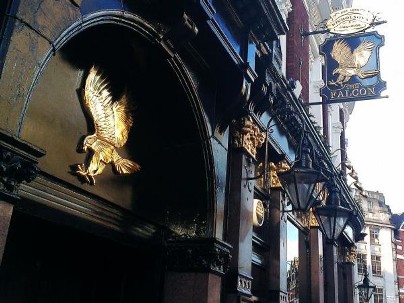 Falcon SW11 showing pub sign. (Pub, Sign, Key). Published on 15-05-2014