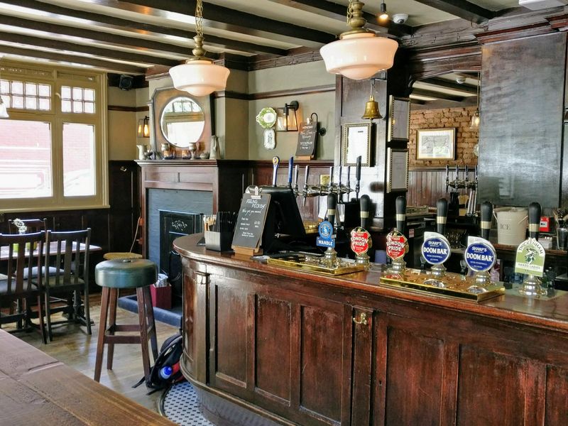 (Pub, Bar). Published on 01-09-2017 