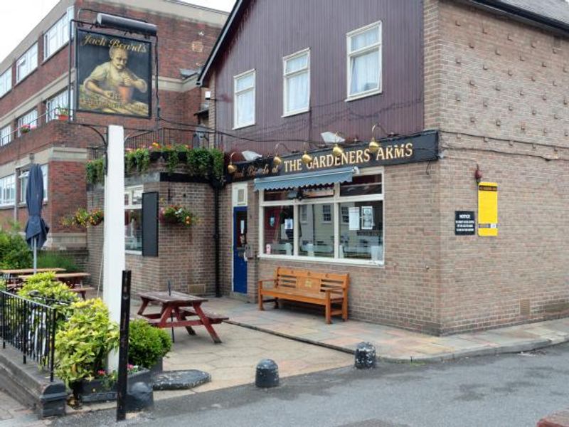 Gardeners Arms SW11 - demolishid in 2011. (Pub, External, Key). Published on 18-09-2013