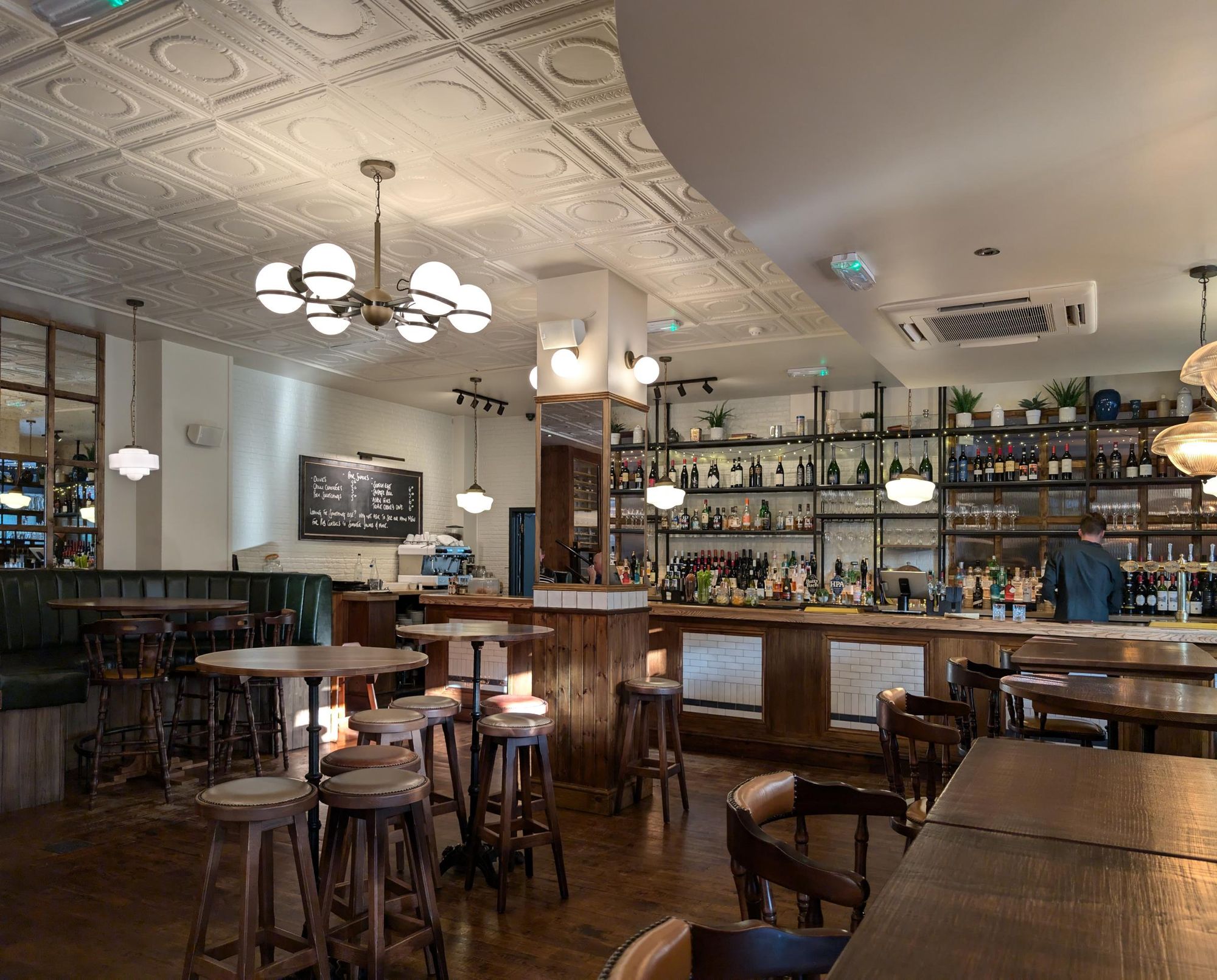 Apollo Main Bar 2024-06-04. (Pub, Bar). Published on 24-06-2024