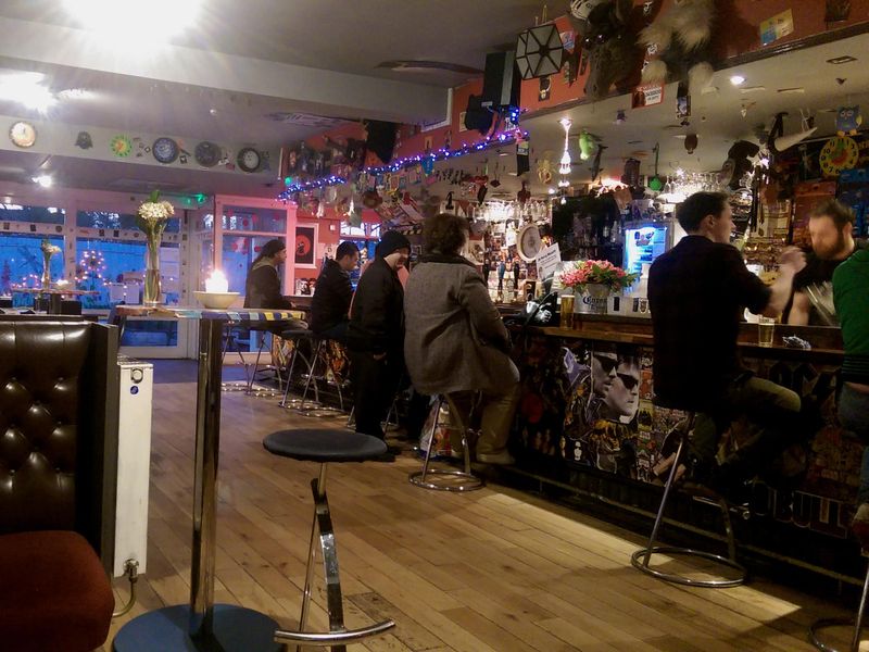 Grove SW11 - customers in the bar - 20170124. (Pub, Bar, Customers). Published on 02-02-2017