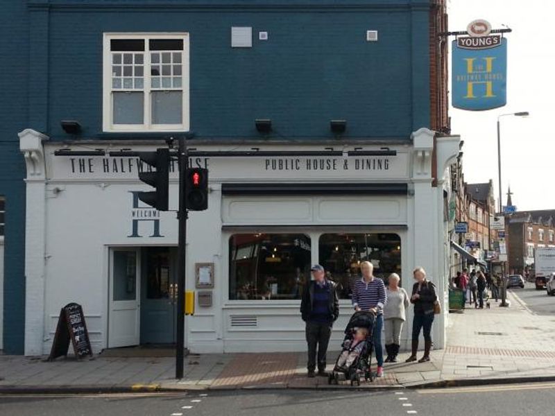 Halfway House, Earlsfield SW18. (Pub, External, Key). Published on 29-10-2014