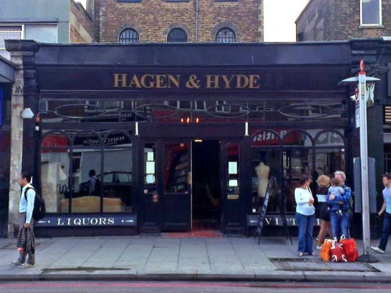 Hagen & Hyde SW12 - bus stop is right outside. (Pub, External). Published on 16-10-2013 