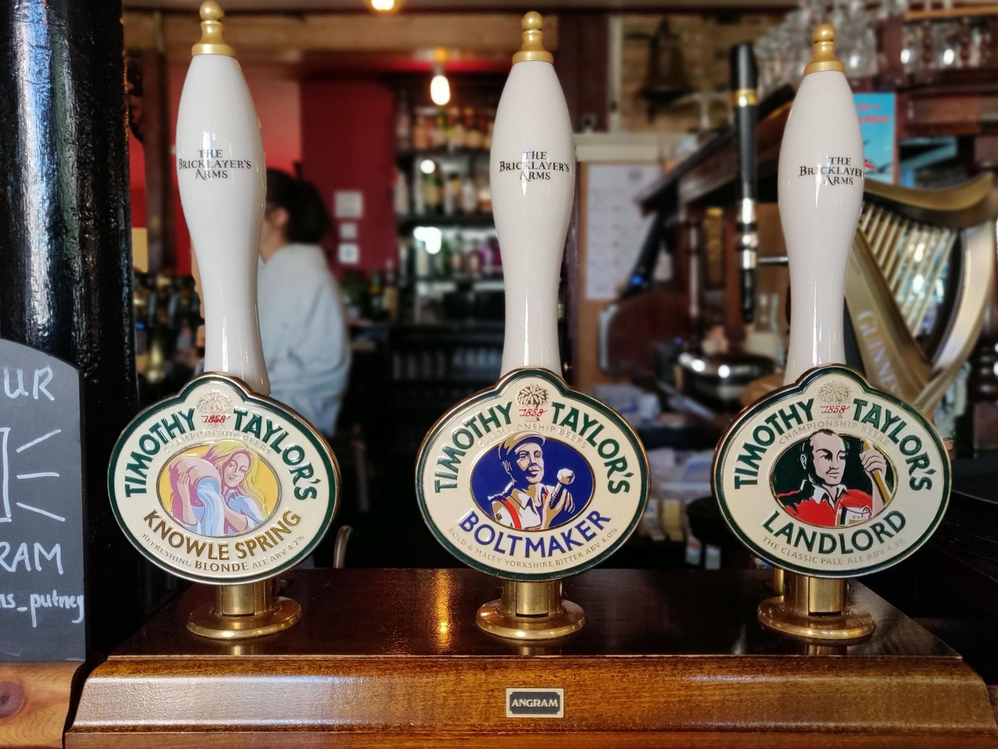 Bricklayer's Arms - handpumps 3. (Pub, Bar). Published on 29-07-2021